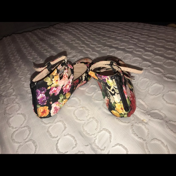 Flats - Picture 2 of 3